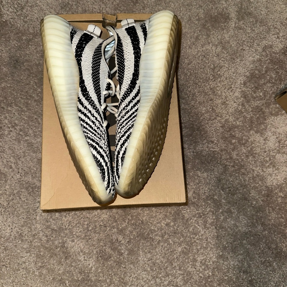 Adidas Yeezy Boost 350 V2 Zebra